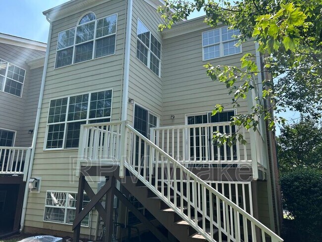 Building Photo - 1100 Kirkeenan Cir