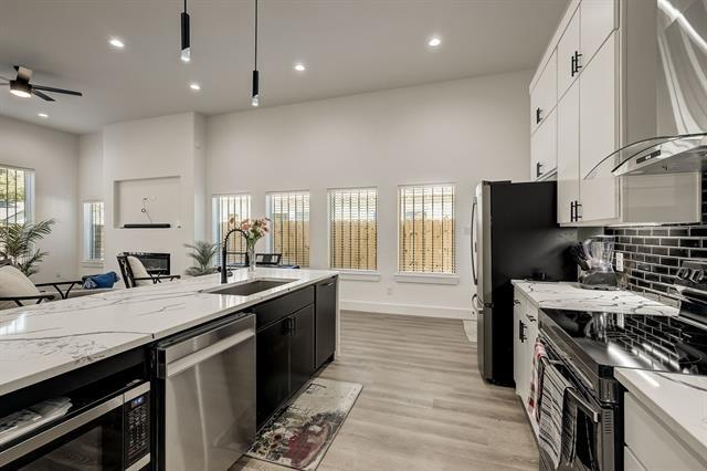 Building Photo - 2618 Carpenter Ave