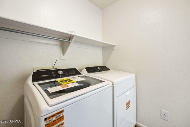 Building Photo - 2404 W Silver Sage Ln