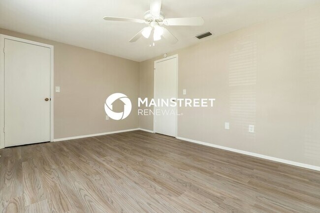 Building Photo - 3 Bedroom Pet-Friendly Home in New Port Richey, FL with Main Street Renewal