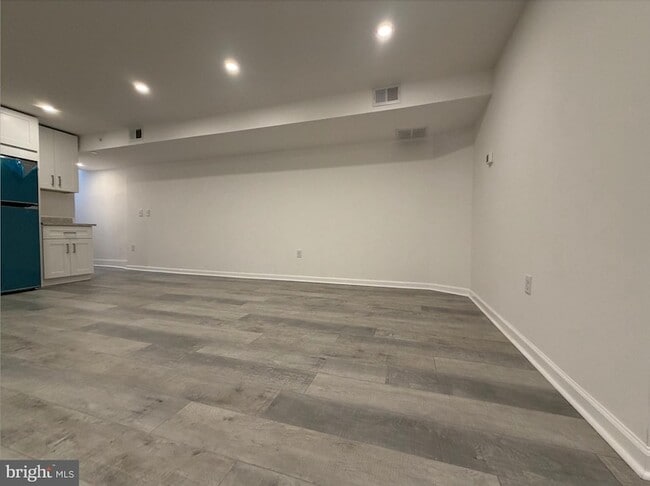 Building Photo - 45 E High St