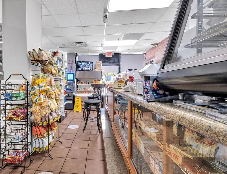 On Site Market - 600 NE 36th St