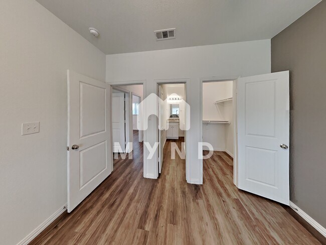 Building Photo - 3230 Cherry Lane