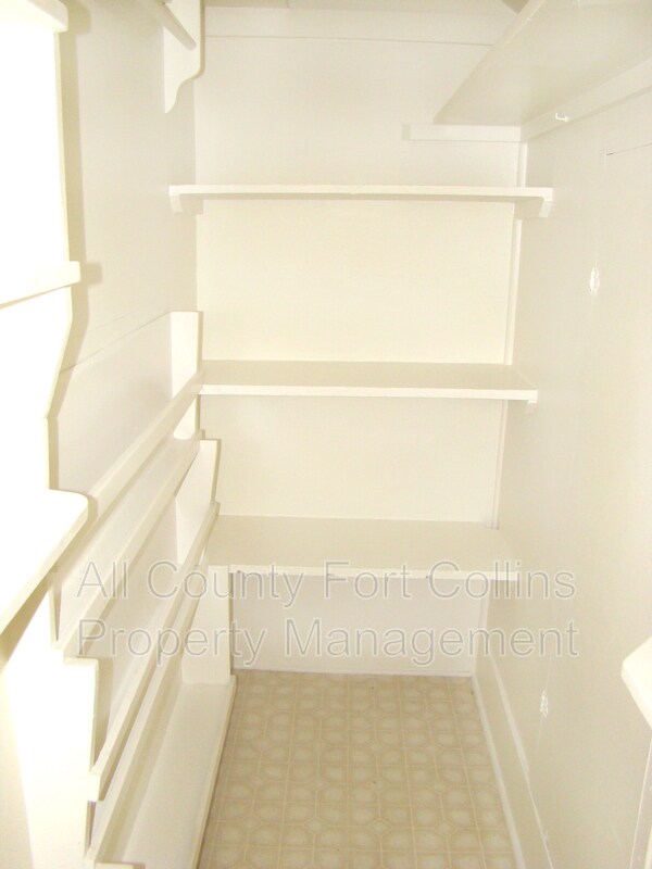 Building Photo - 401 Elm St