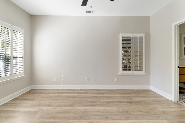 Building Photo - E 31st Street