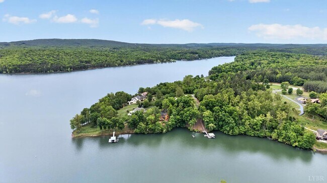 Building Photo - 308 Acres Ct