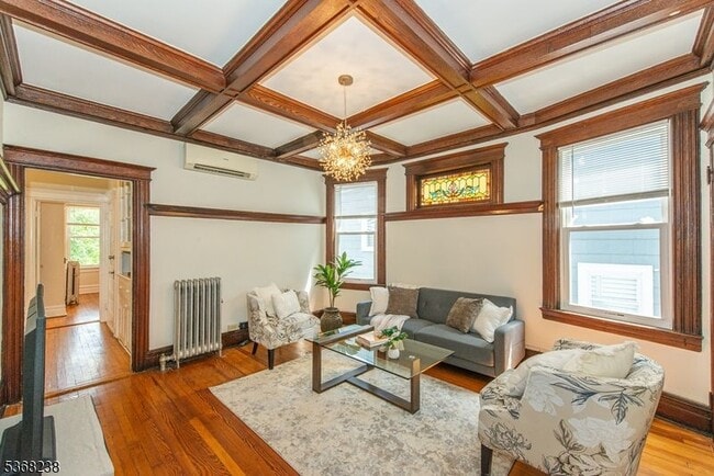Building Photo - 207 Hillside Ave