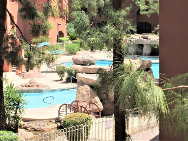 Building Photo - 4303 E Cactus Rd