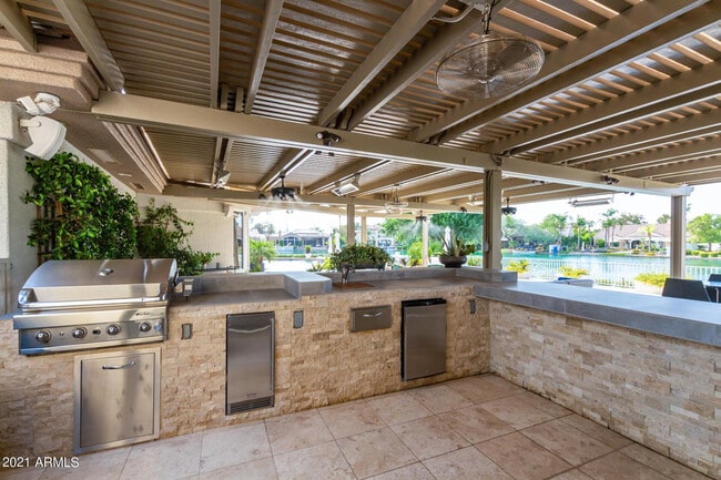 Building Photo - 1502 E Treasure Cove Dr