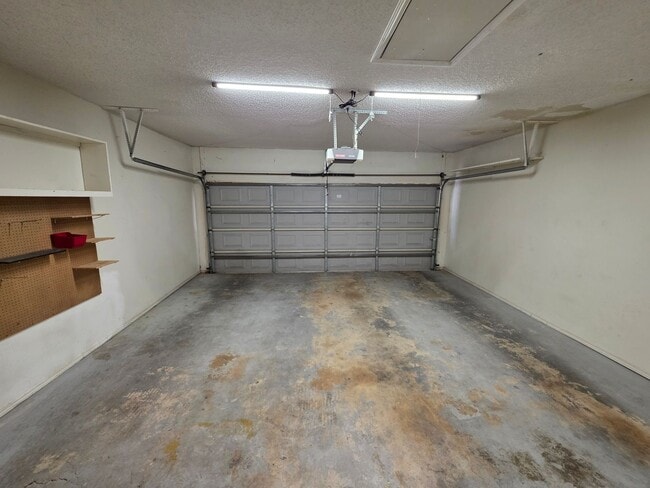Building Photo - Hidden Creek Townhouse