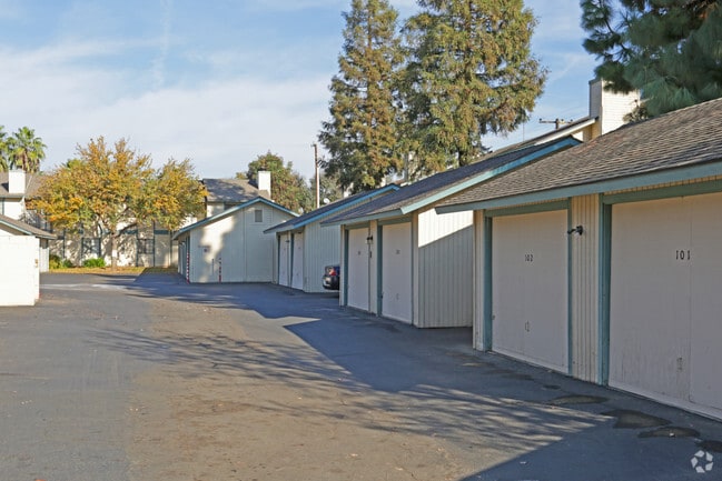 Building Photo - Chateau San Jose Apartments
