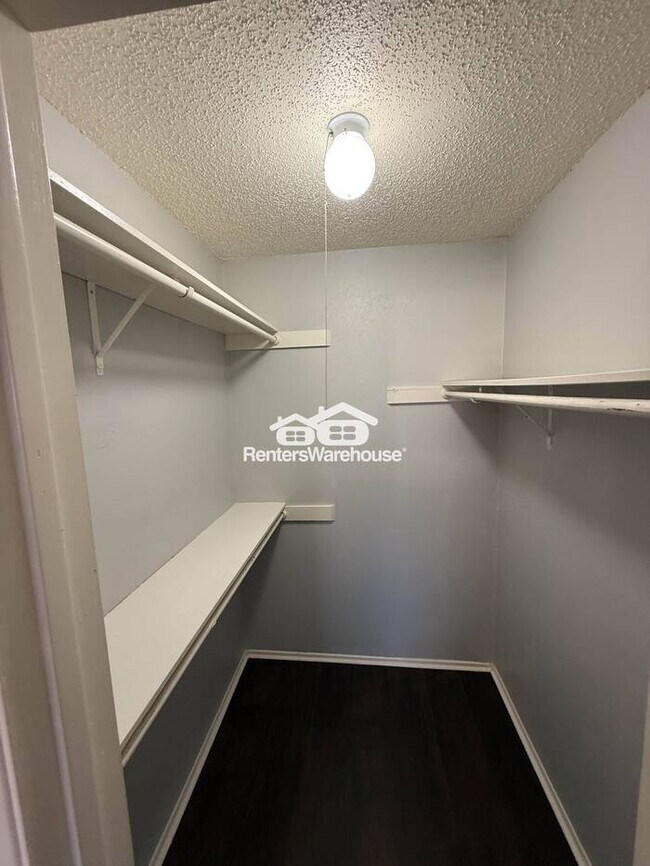 Building Photo - $500 Off Rent MOVE IN SPECIAL!!! Beautiful 4 bedroom Home In Garland!!