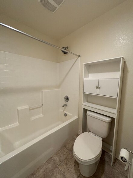 Building Photo - 12828 Shawnee