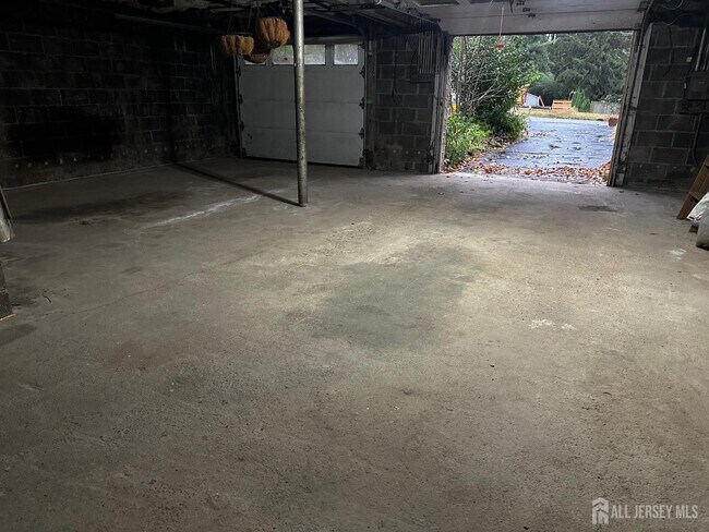 Building Photo - 1 High Acres Dr