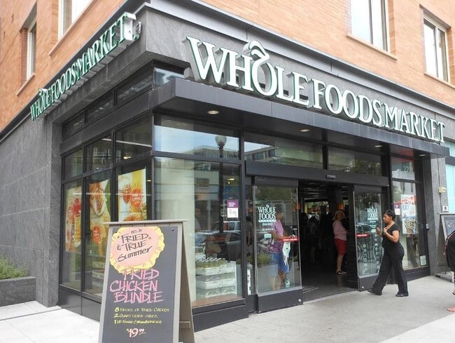 Building Photo - The Metropolitan