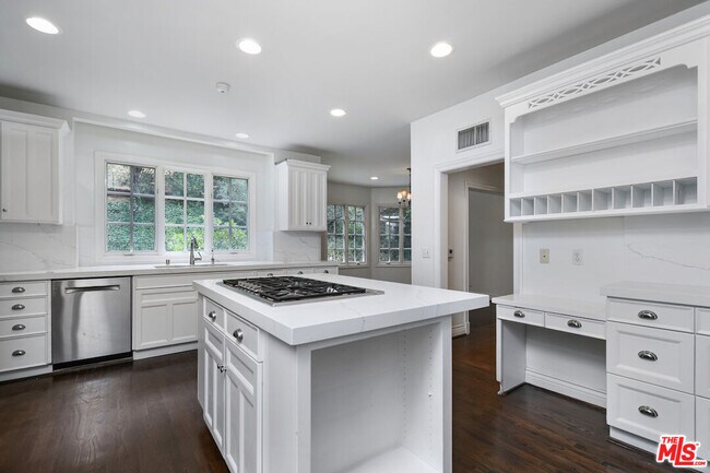 Building Photo - 3254 Oakdell Rd