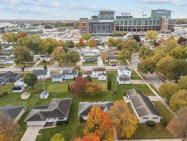 Building Photo - 1221 Kenwood St