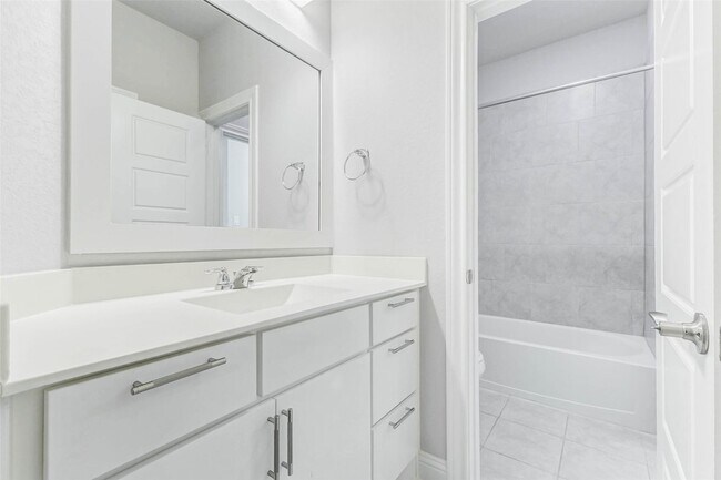 Building Photo - 1819 Golden Cape Dr