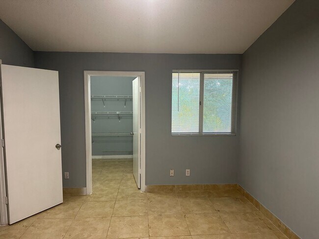 Building Photo - 2 Bedroom Condo in Nob Hill Landing - Tamarac Florida