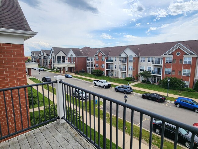 Building Photo - 2 bed 2 bath Kenosha condo