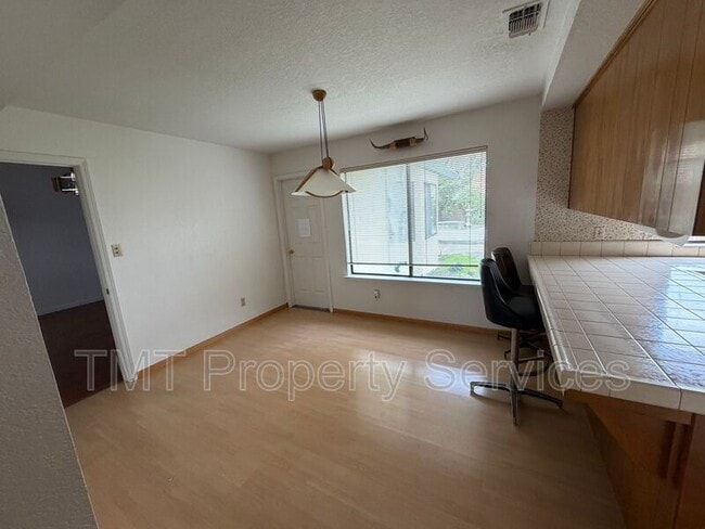 Building Photo - 2 Polvadera Ct