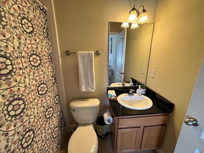 Building Photo - Fully Furnished 3-Bedroom Townhome