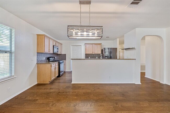 Building Photo - 105 Pentire Way