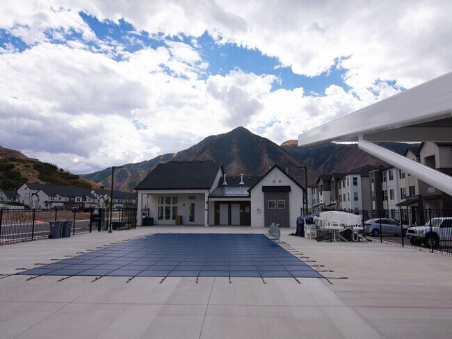 Building Photo - *Harmony Ridge in Mapleton