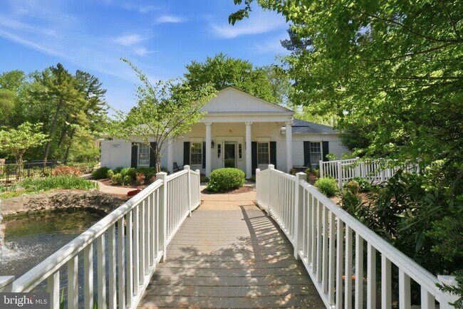 Building Photo - 7651 Tremayne Pl