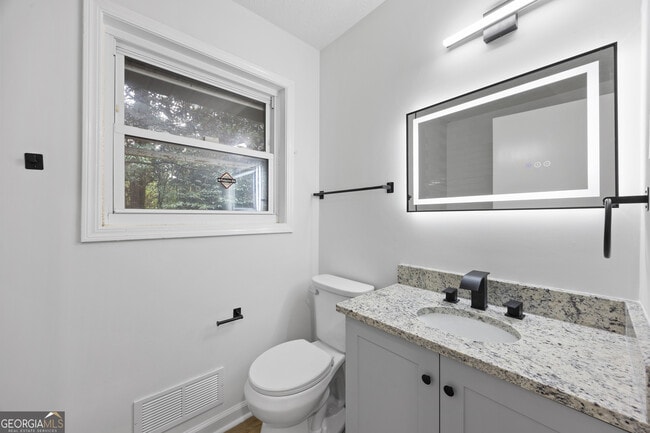 Building Photo - 1517 Colony East Cir