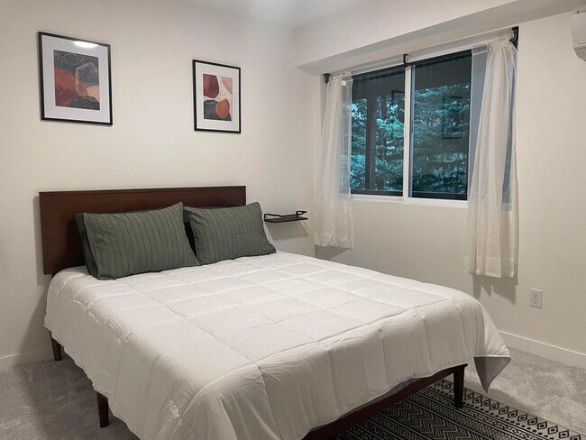 Building Photo - 3201 SW Sherwood Pl