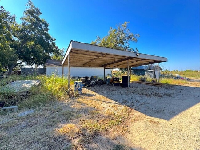 Building Photo - 4213 N Main St