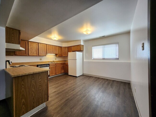 Building Photo - 2103 Chautard Dr