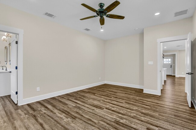 Building Photo - 412 Carneros Dr