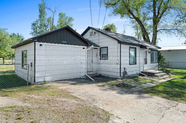 Building Photo - 18420 E Bow Ave