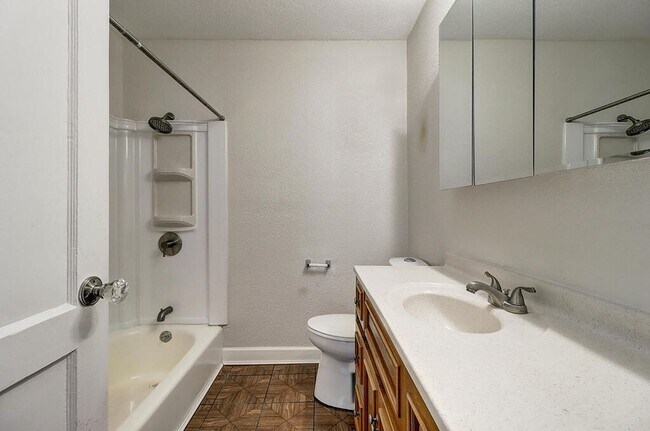 Building Photo - 722 Ralston Ave