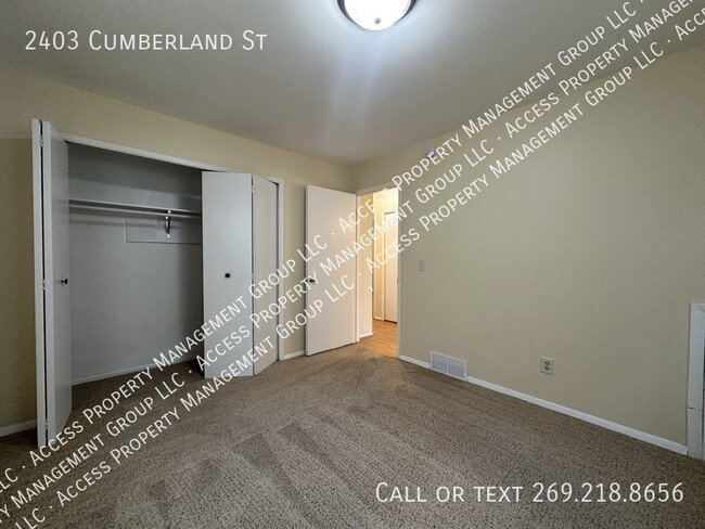 Building Photo - Large Westwood Kalamazoo home for rent!  4...