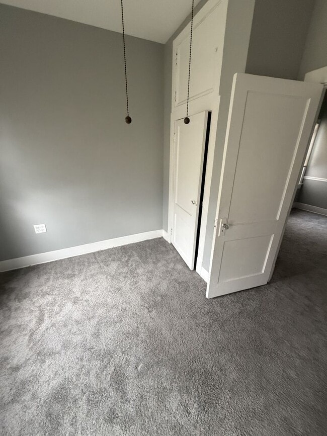 Building Photo - Cute and Cozy 2BD/1BA