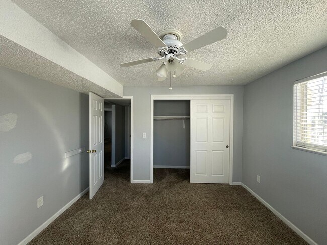 Building Photo - 4641–4639 S Acoma St – Spacious 2-Bedroom Duplex Homes in Englewood!