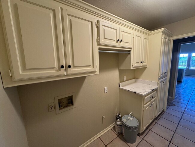 Building Photo - 704 Copperfield Dr