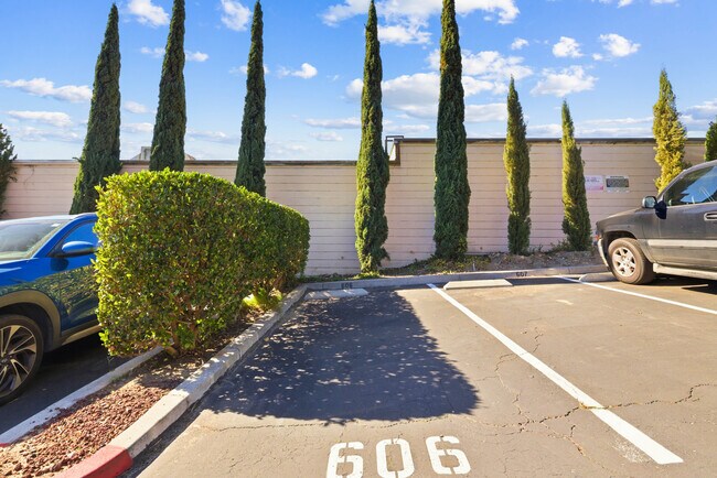 Building Photo - 6202 Friars Rd