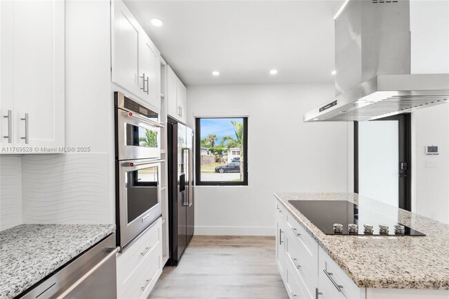 Building Photo - 8550 SW 28th St