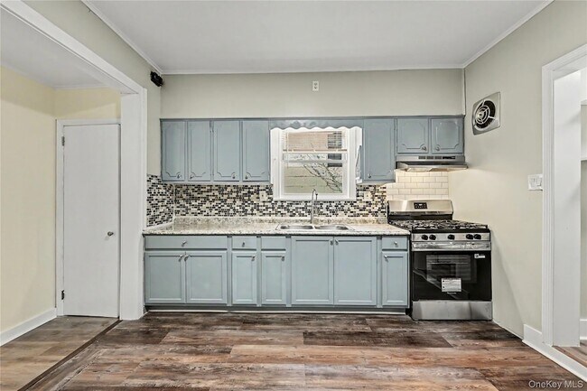 Building Photo - 52 Claremont Pl