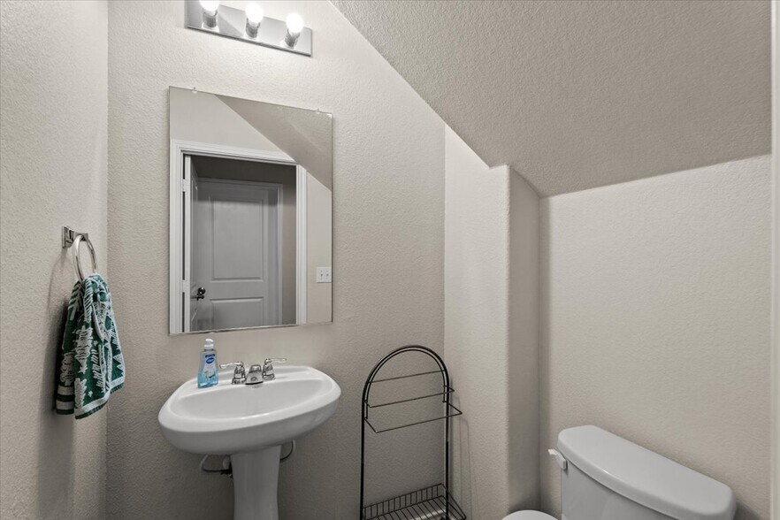 Building Photo - 3801 Black Granite Dr