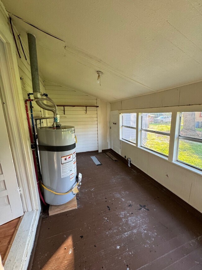 Building Photo - 1809 Old Israel Rd