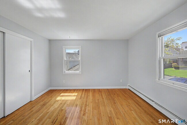 Building Photo - 22 Treat Ave