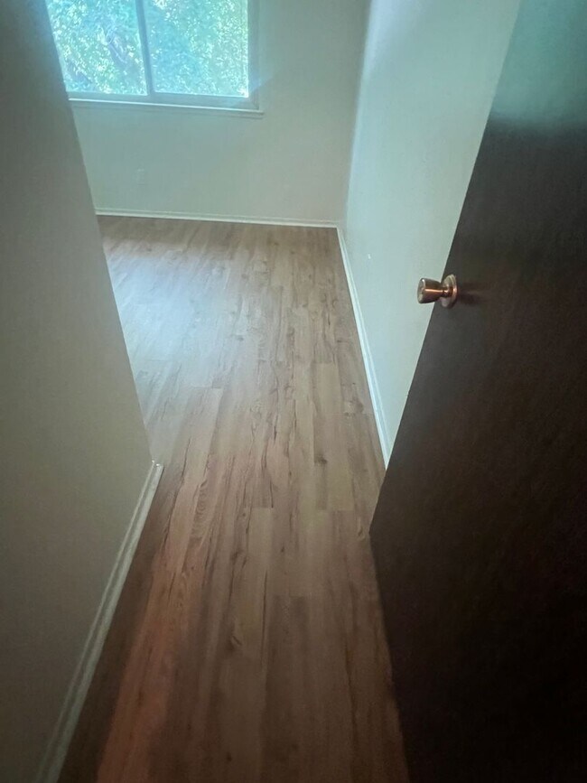 Building Photo - Epic REA: Cozy 2BR Near UC Davis w/ Garage...