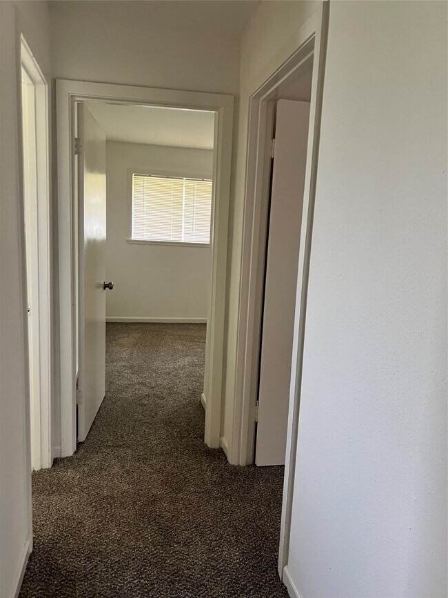 Building Photo - 4122 Madden Ln