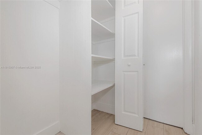 Building Photo - 631 Jefferson Ave