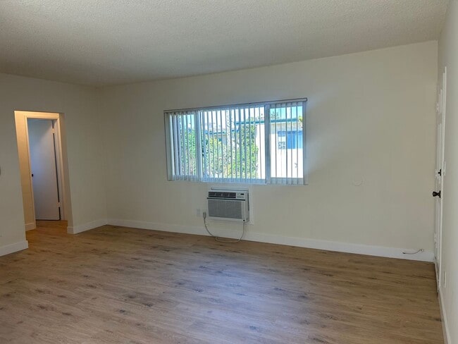 Interior Photo - Yar5130